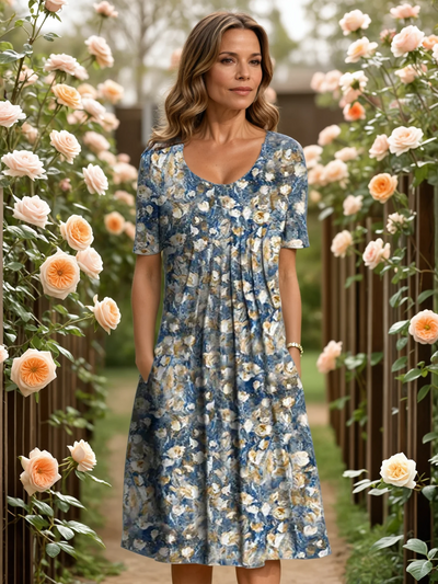 Kirsten – Sommerkjole med blomster, der bringer minder frem