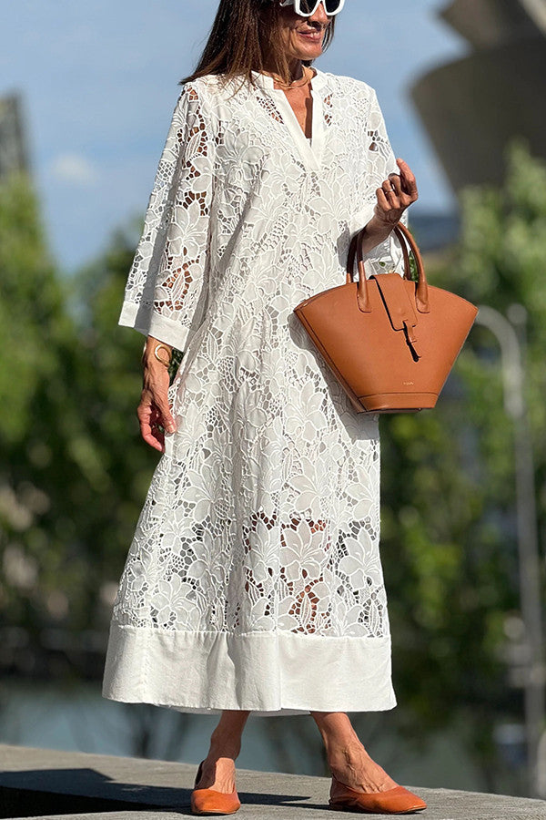 Malene – Elegant helhvid kjole med tidløs charme
