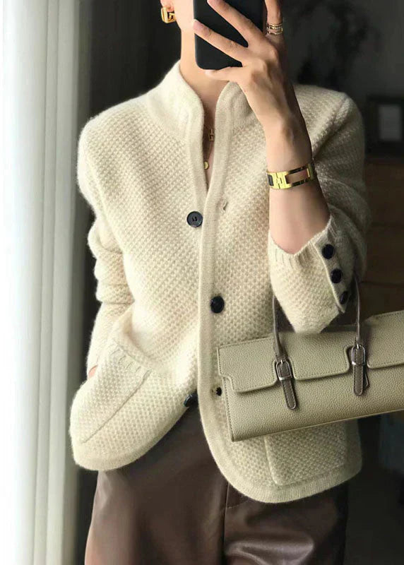 Strikket Cardigan i Uldmix – Diskret elegance møder tidløs komfort