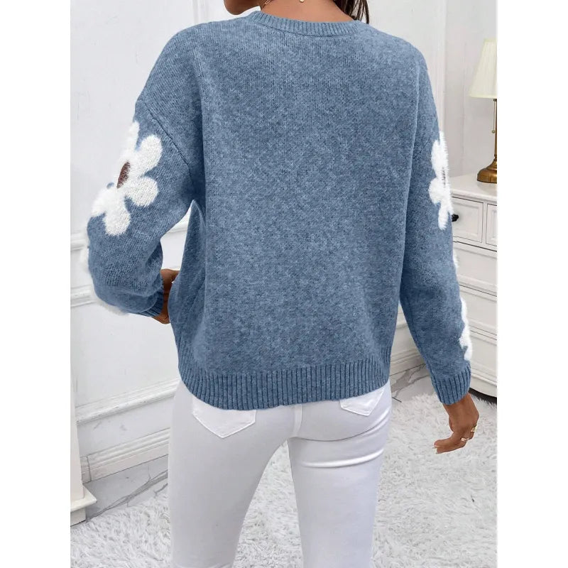 Pullover med blomsterærmer – frisk, legesyg og stilren