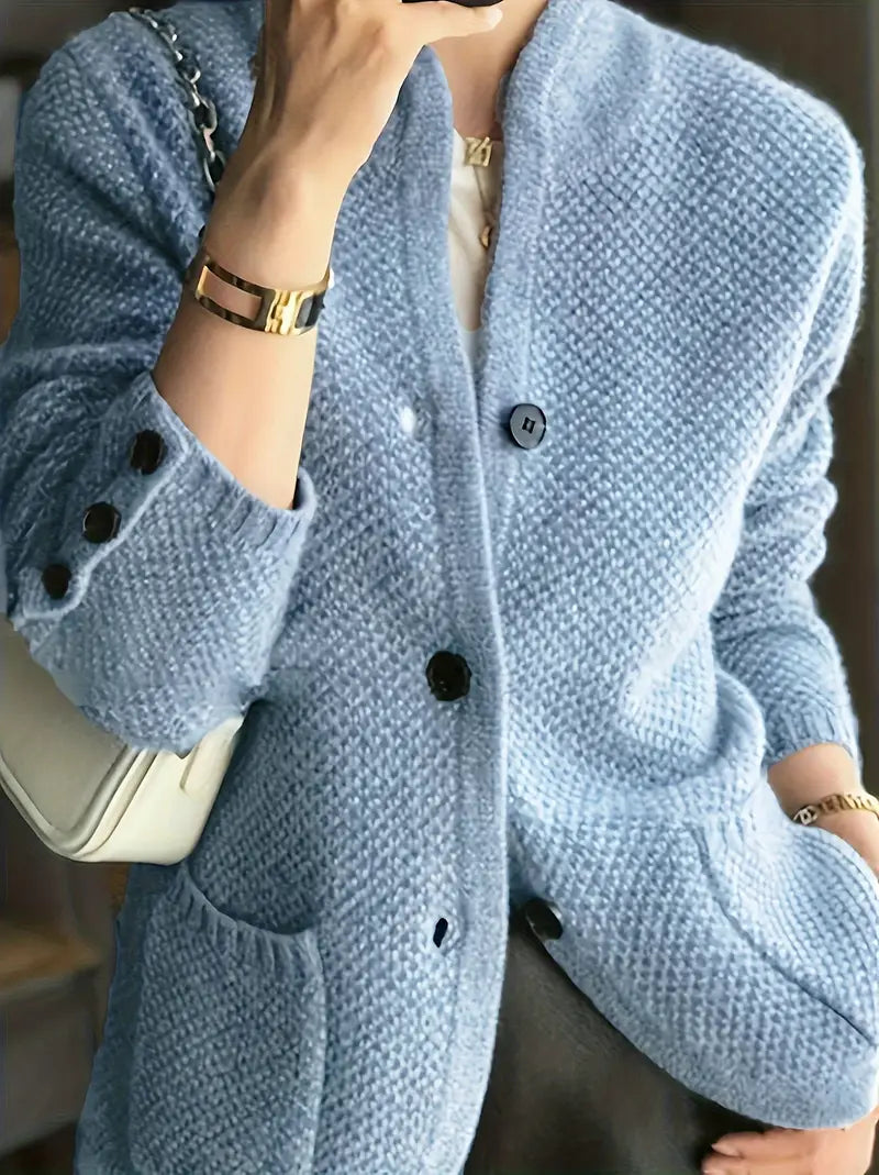 Strikket Cardigan i Uldmix – Diskret elegance møder tidløs komfort